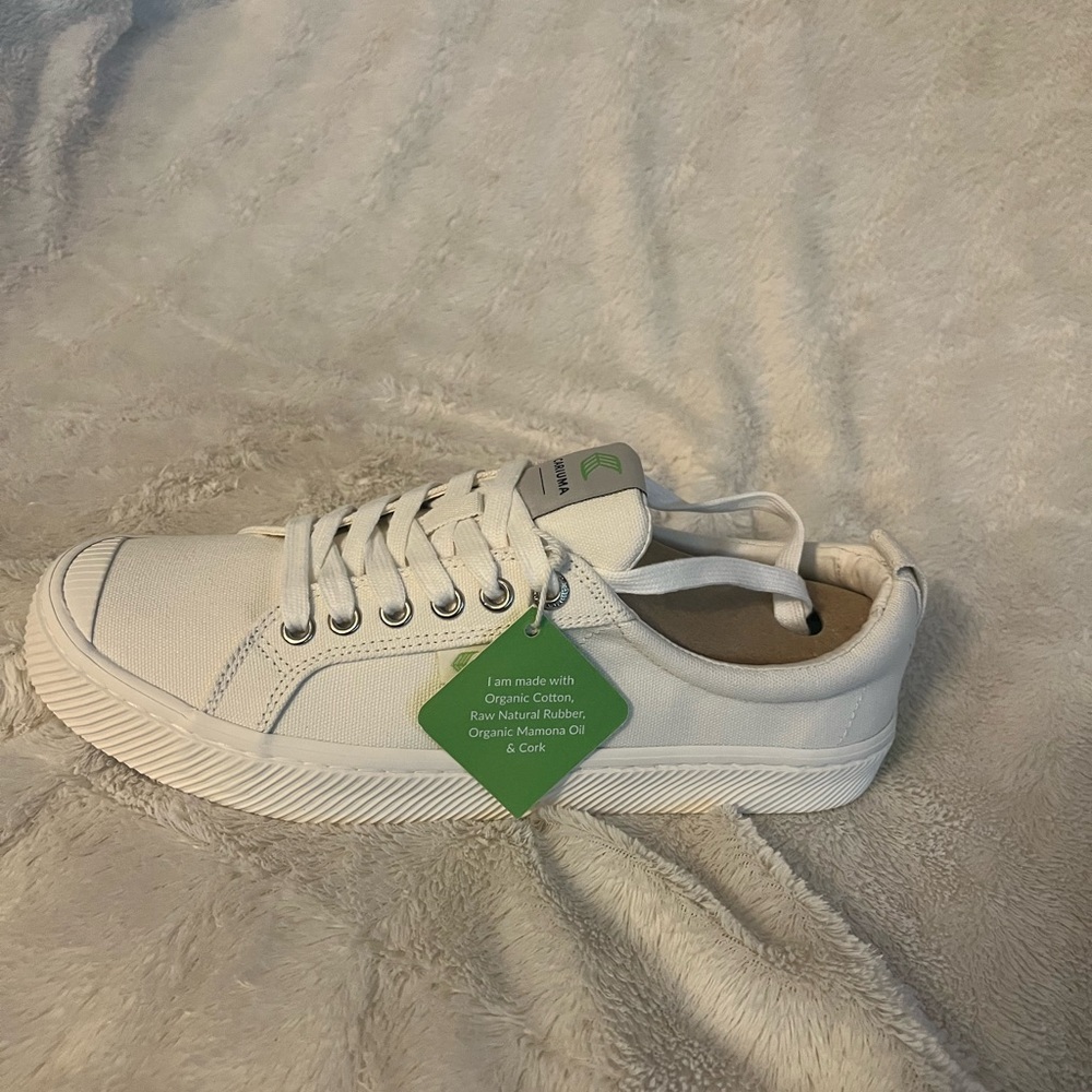 Cariuma Off-White Canvas Womens Size 10